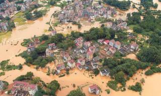 江西多地遭暴雨袭击